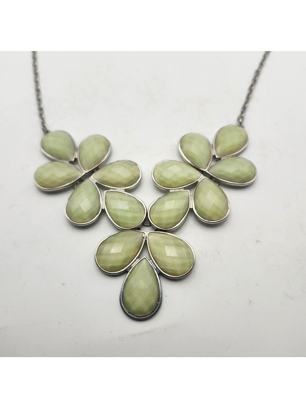 Pale Green Faceted Teardrop Flower Bib Necklace Silver Tone Chunky Statement 27"